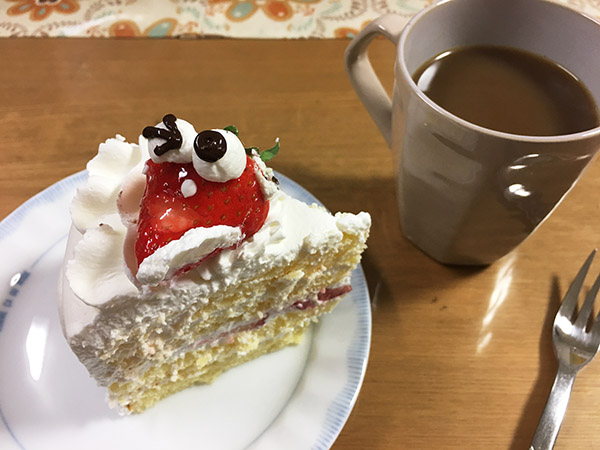 ジョリーフィス　イチゴのケーキ