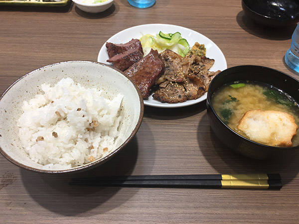 牛タン森商店　牛タン厚切りカルビ定食